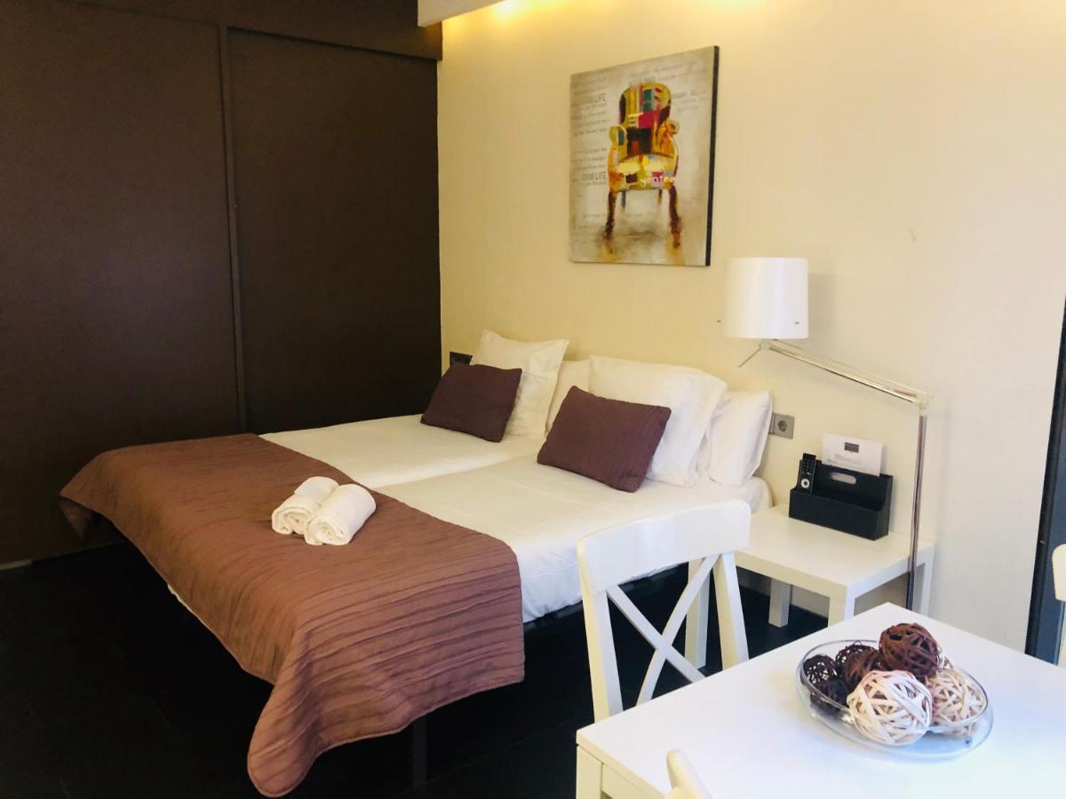 Barcelona Fifteen Central Aparthotel 2*